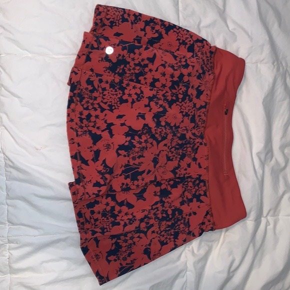 Lululemon skirt - Picture 2 of 4